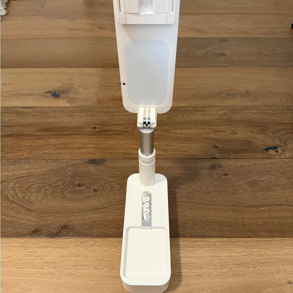 Tripod (extends to 5.5 feet tall)